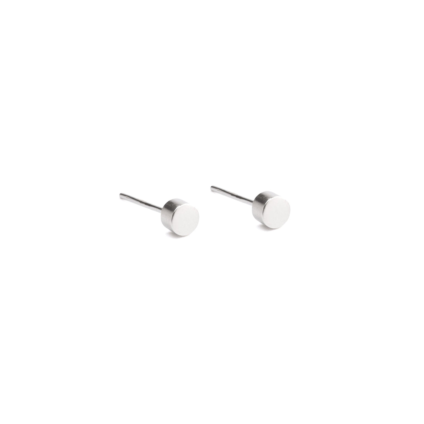 Dot Studs - Silver